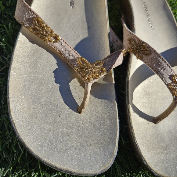 Hillard & Hanson Womens Open Toe Sandals Flip Flop Size 7 Gold - Picture 6 of 11